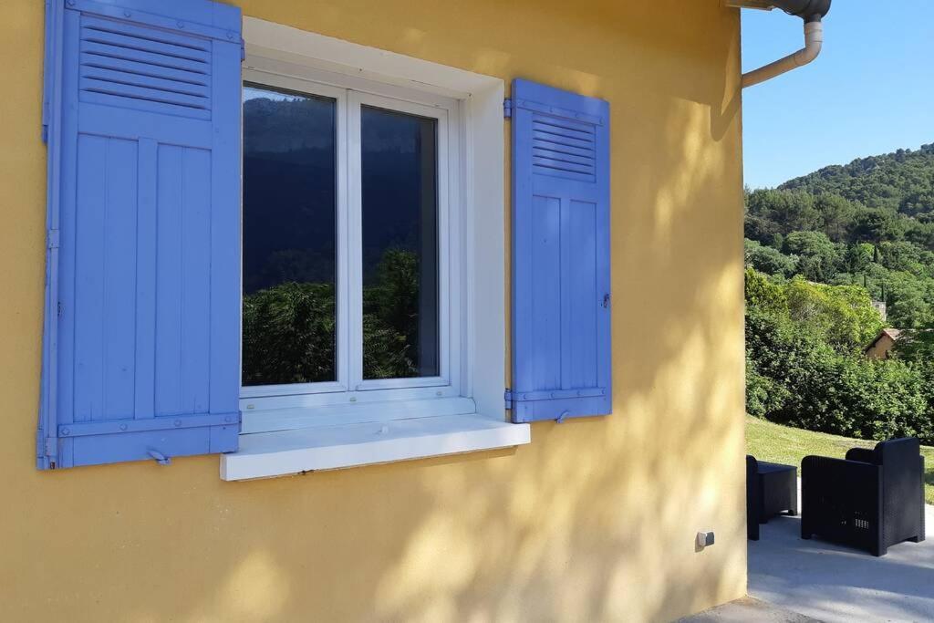 Vue Panoramique Sur Le Chateau,Montagne Et Grottes Fontaine-de-Vaucluse Exterior photo